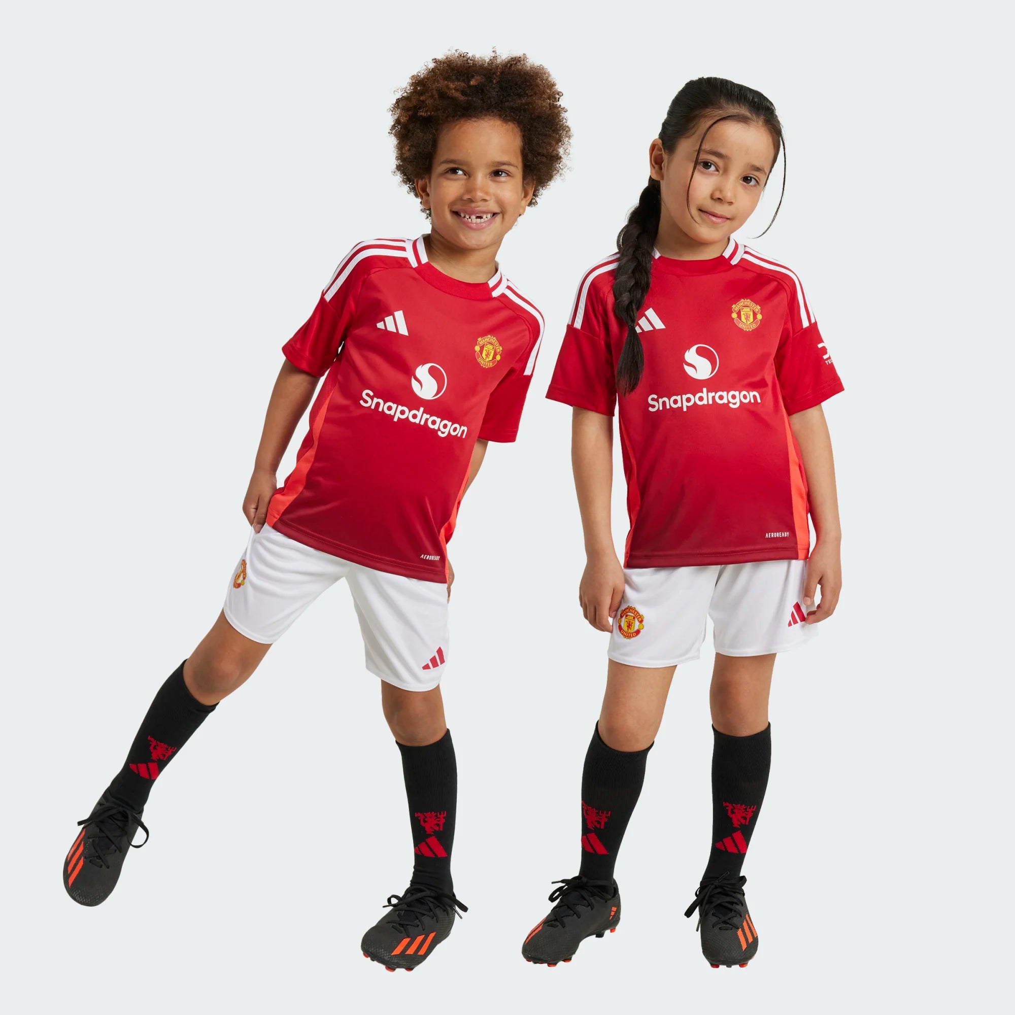 Manchester United Official adidas Mini Kit